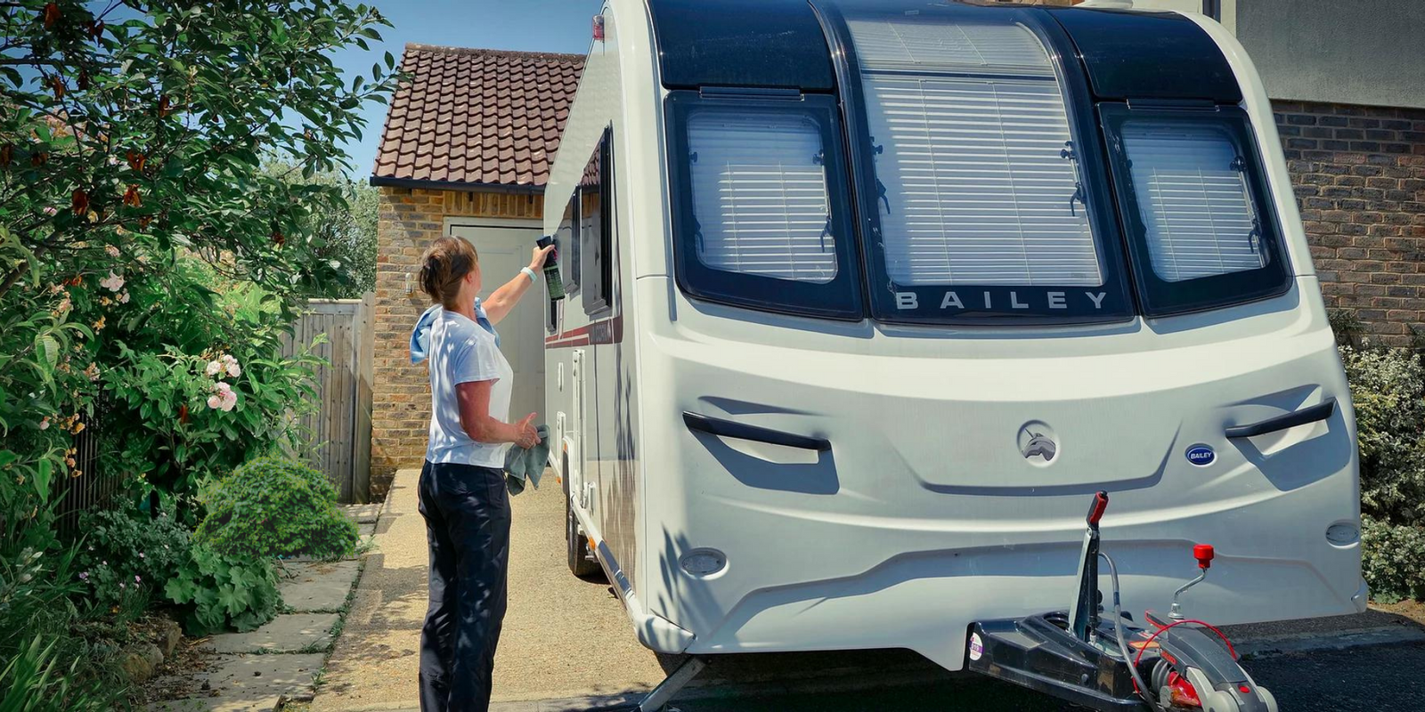 Tips for using the waterless cleaner on a caravan